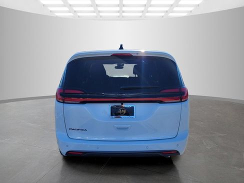 New 2026 Chrysler Pacifica Select FWD image 6