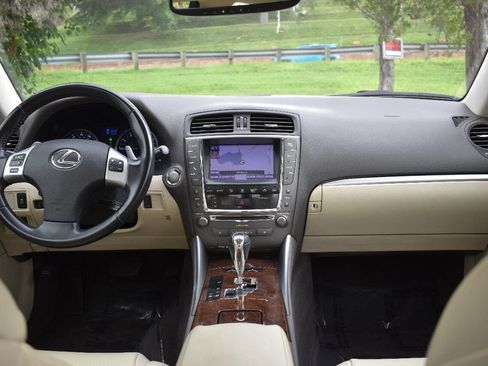 Used 2013 Lexus IS 250 AWD w/ Luxury Plus Pkg Value Edition image 17