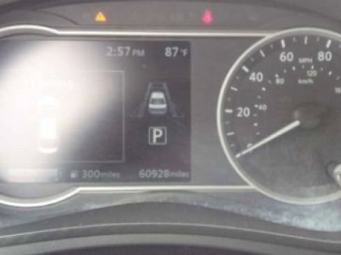Used 2023 Nissan Versa SV FWD image 2