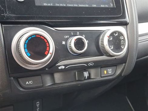 Used 2018 Honda Fit EX image 19