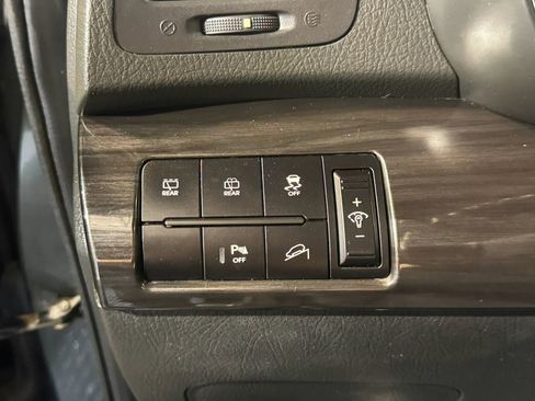 Used 2011 Kia Sorento 2WD w/ Convenience Pkg image 12