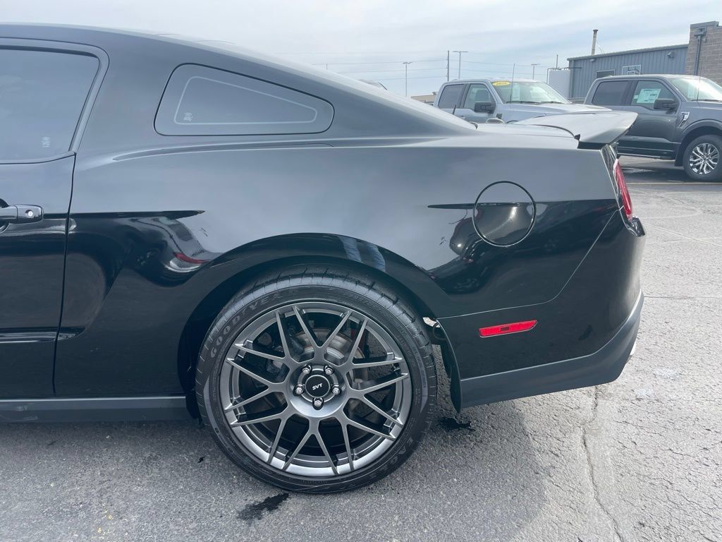 Used 2012 Ford Mustang Shelby GT500 w/ SVT Performance Pkg RWD image 25