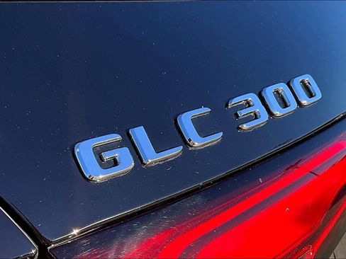 Used 2025 Mercedes-Benz GLC 300 GLC 300 image 10