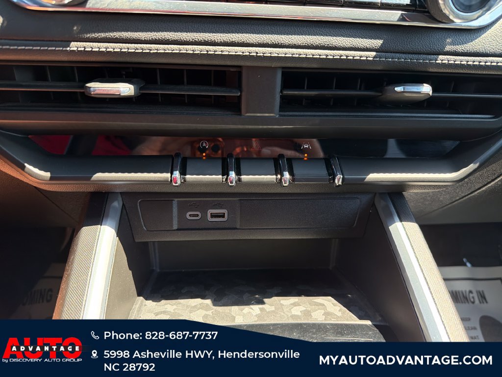 Used 2023 Chevrolet Colorado LT w/ LT Convenience Package RWD image 19