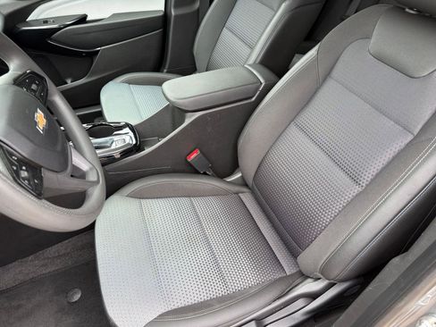 Used 2025 Chevrolet Trax LT FWD image 36