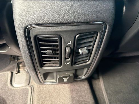 Used 2015 Jeep Grand Cherokee Altitude AWD/4WD image 21