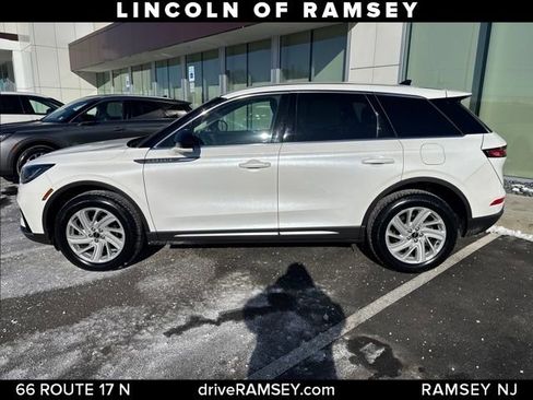 Used 2023 Lincoln Corsair AWD w/ Rear Removable Package Tray image 2