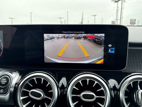 Used 2020 Mercedes-Benz GLB 250 GLB 250 image 24