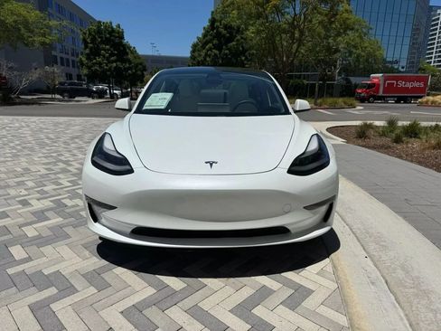Used 2022 Tesla Model 3 Long Range AWD/4WD image 2