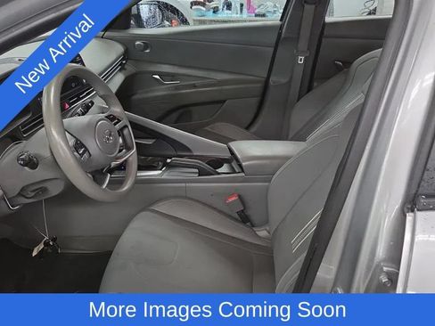 Used 2021 Hyundai Elantra SEL FWD image 12