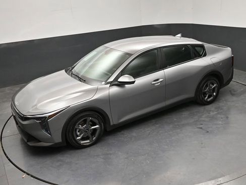 Used 2025 Kia K4 LXS image 25