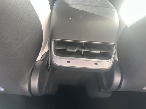 Used 2022 Tesla Model Y Performance image 34