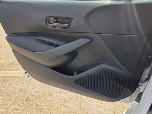 Used 2025 Toyota Corolla LE FWD image 25