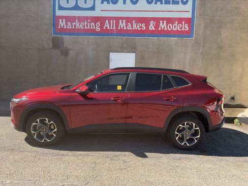 Used 2024 Chevrolet Trax LT FWD image 7