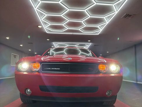 Used 2010 Dodge Challenger R/T image 9