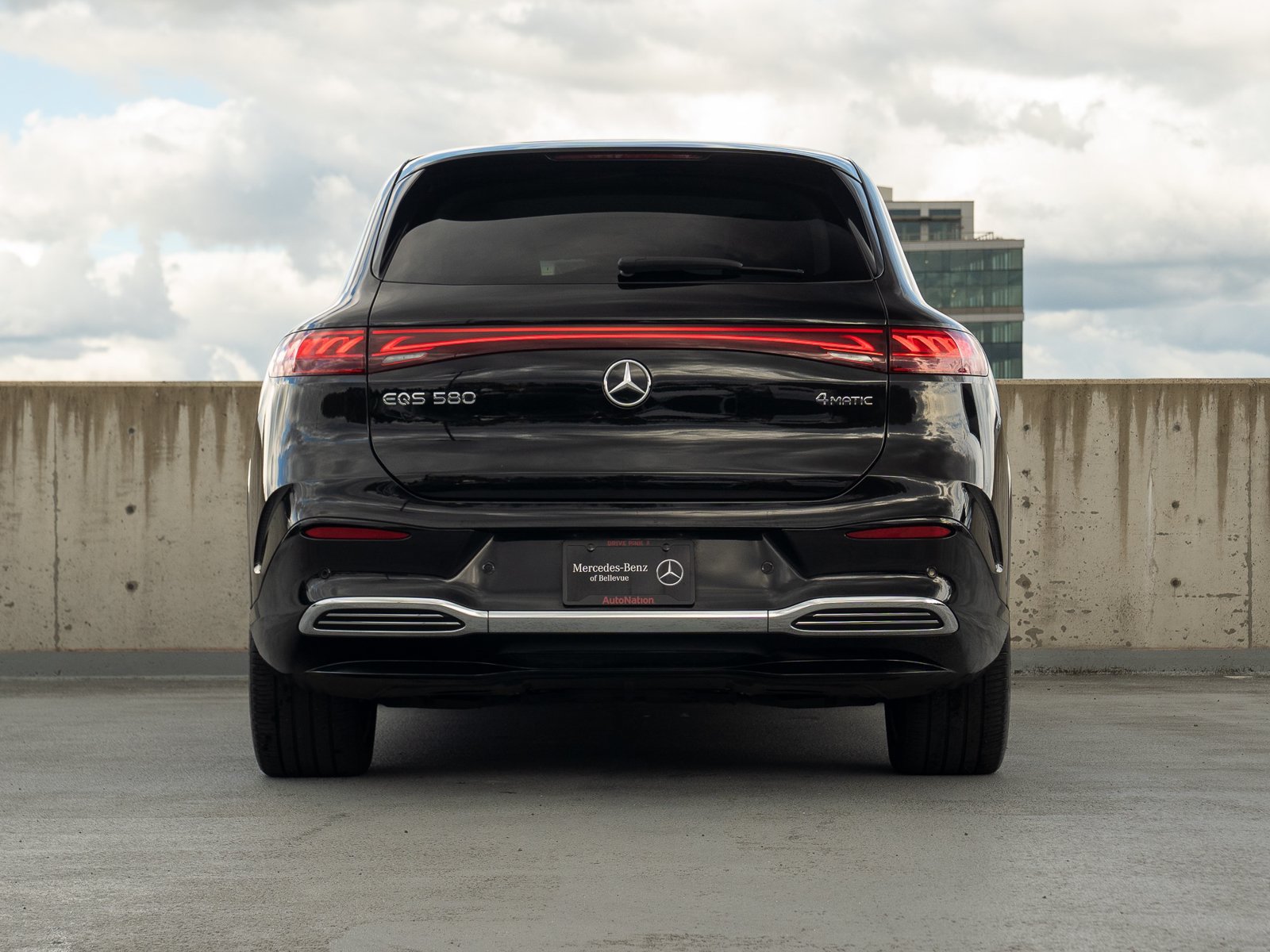 Used 2023 Mercedes-Benz EQS 580 4MATIC SUV image 6