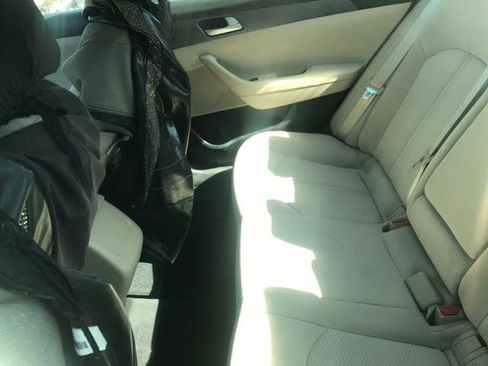 Used 2016 Hyundai Sonata SE image 1