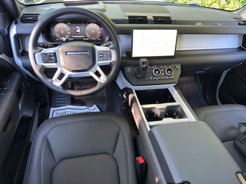 New 2025 Land Rover Defender 110 S image 17