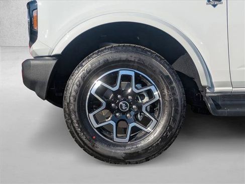 New 2025 Ford Bronco Outer Banks AWD/4WD image 10