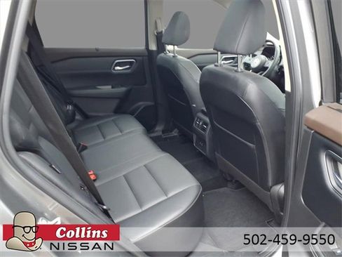 Used 2021 Nissan Rogue SV w/ Premium Package image 11