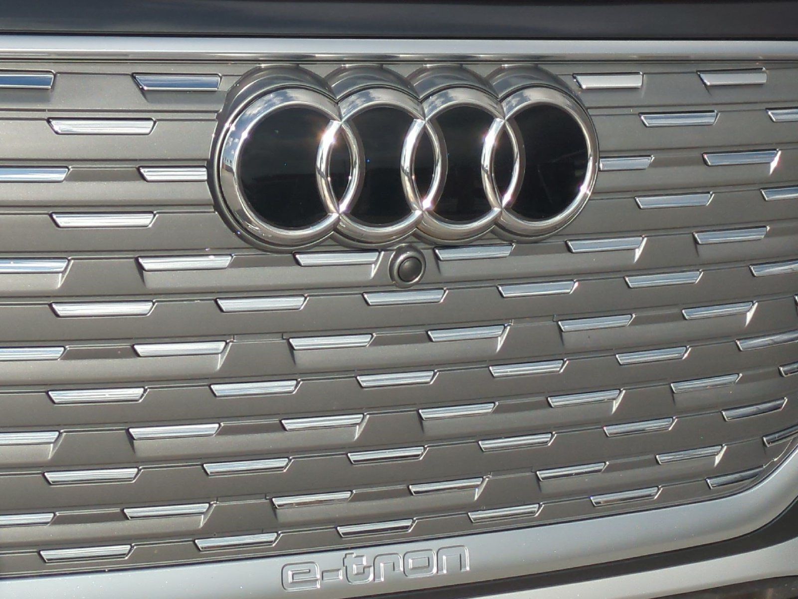 Used 2023 Audi Q4 e-tron Prestige AWD/4WD image 25