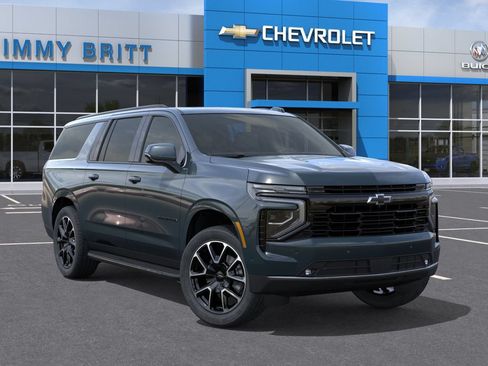 New 2026 Chevrolet Suburban RST w/ Comfort Package AWD/4WD image 13