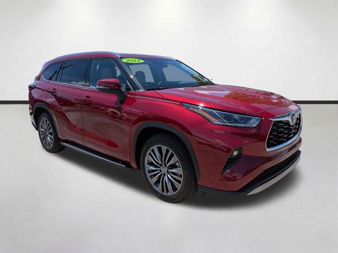 Used 2021 Toyota Highlander Platinum FWD image 1