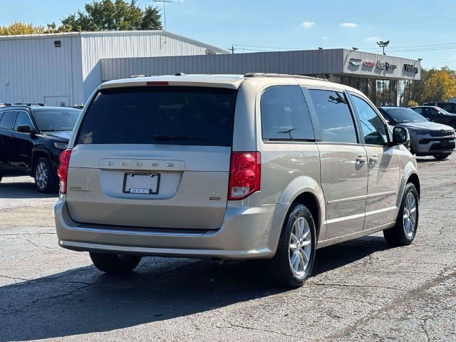 Used 2016 Dodge Grand Caravan SXT FWD image 35