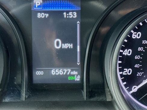 Used 2022 Toyota Camry SE w/ Convenience Package FWD image 8