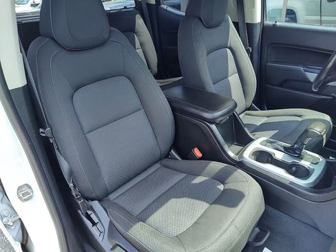 Used 2019 Chevrolet Colorado LT AWD/4WD image 18