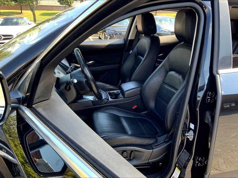 Used 2018 Jaguar E-PACE SE image 13
