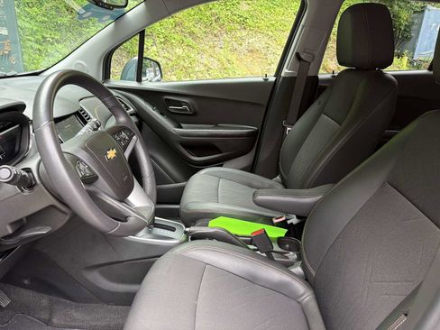 Certified 2022 Chevrolet Trax LT w/ Sport Edition AWD/4WD image 18