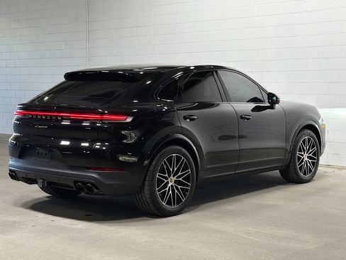 Used 2025 Porsche Cayenne Coupe image 7