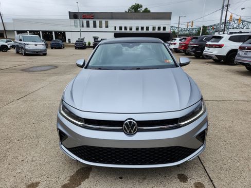 New 2025 Volkswagen Jetta SE image 8