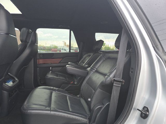 Used 2023 Lincoln Navigator Reserve AWD/4WD image 12