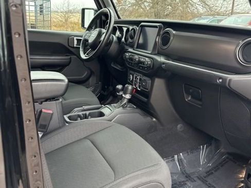 Used 2021 Jeep Gladiator Sport image 34