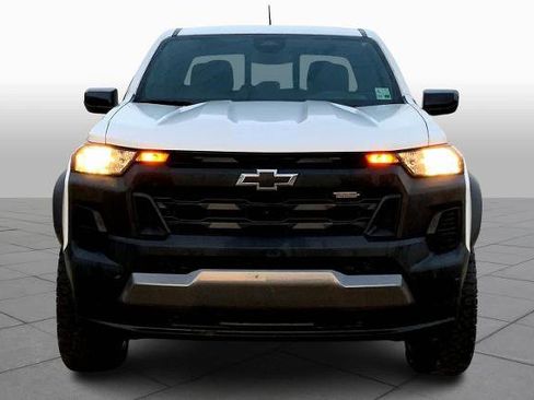 Used 2023 Chevrolet Colorado Trail Boss w/ Technology Package image 3