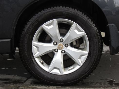 Used 2014 Subaru Forester 2.5i Limited w/ Popular Package #1 AWD/4WD image 10