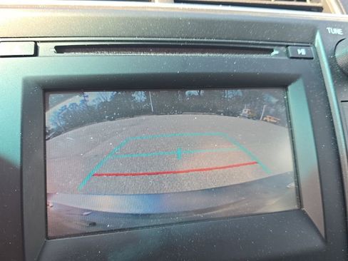 Used 2016 Toyota Camry LE image 19