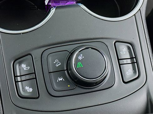 Used 2022 GMC Terrain SLT image 22