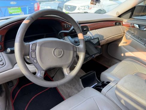 Used 2004 Cadillac De Ville w/ Equipment Group FWD image 3