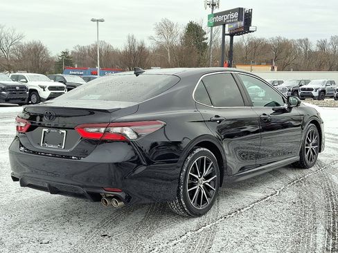 Certified 2021 Toyota Camry SE w/ Blackout Package (TMS) image 6