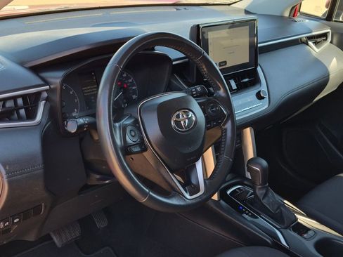 Used 2024 Toyota Corolla Cross LE FWD image 25