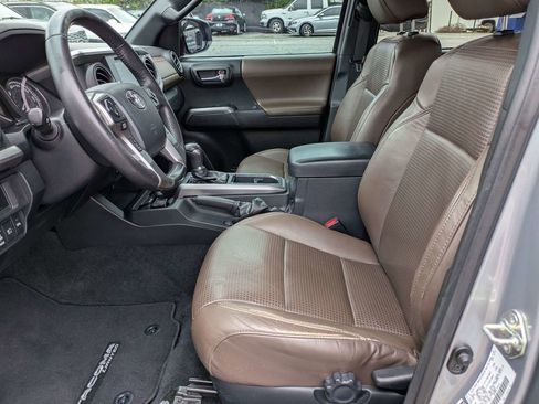 Used 2019 Toyota Tacoma Limited AWD/4WD image 20