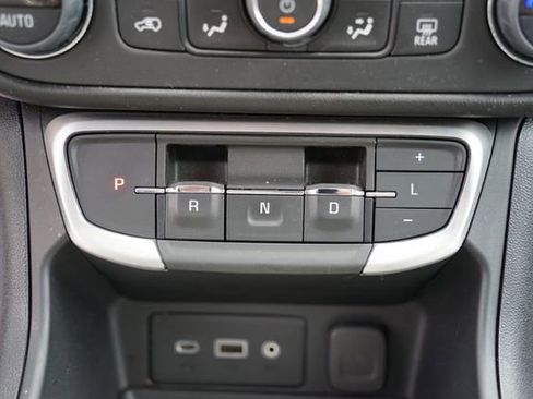 Used 2024 GMC Terrain SLE w/ Driver Convenience Package FWD image 16