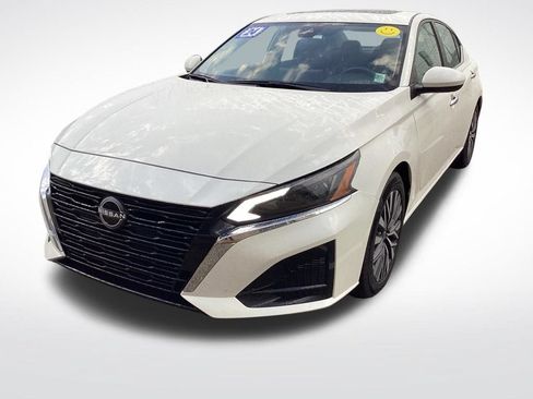 Used 2024 Nissan Altima 2.5 SV w/ SV Premium Package FWD image 6