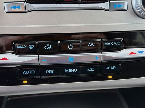 Used 2022 Ford Explorer XLT w/ Class IV Trailer Tow Package image 32