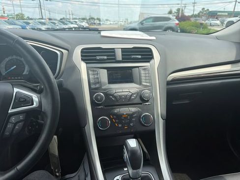 Used 2014 Ford Fusion SE w/ Equipment Group 502A FWD image 17