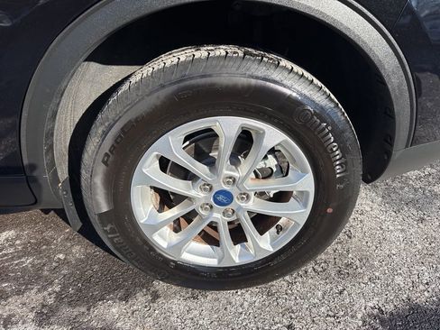 Certified 2022 Ford Escape SE w/ Cold Weather Package image 10