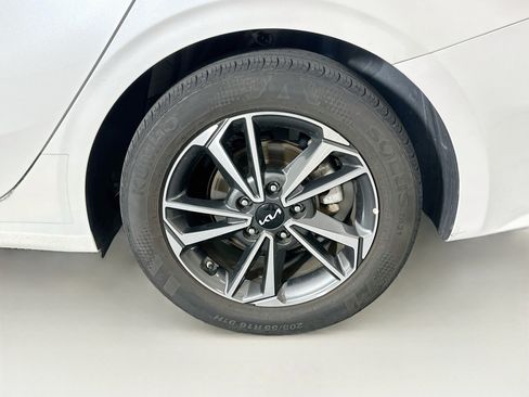Used 2023 Kia Forte LXS FWD image 11